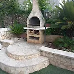 Pharos Vila